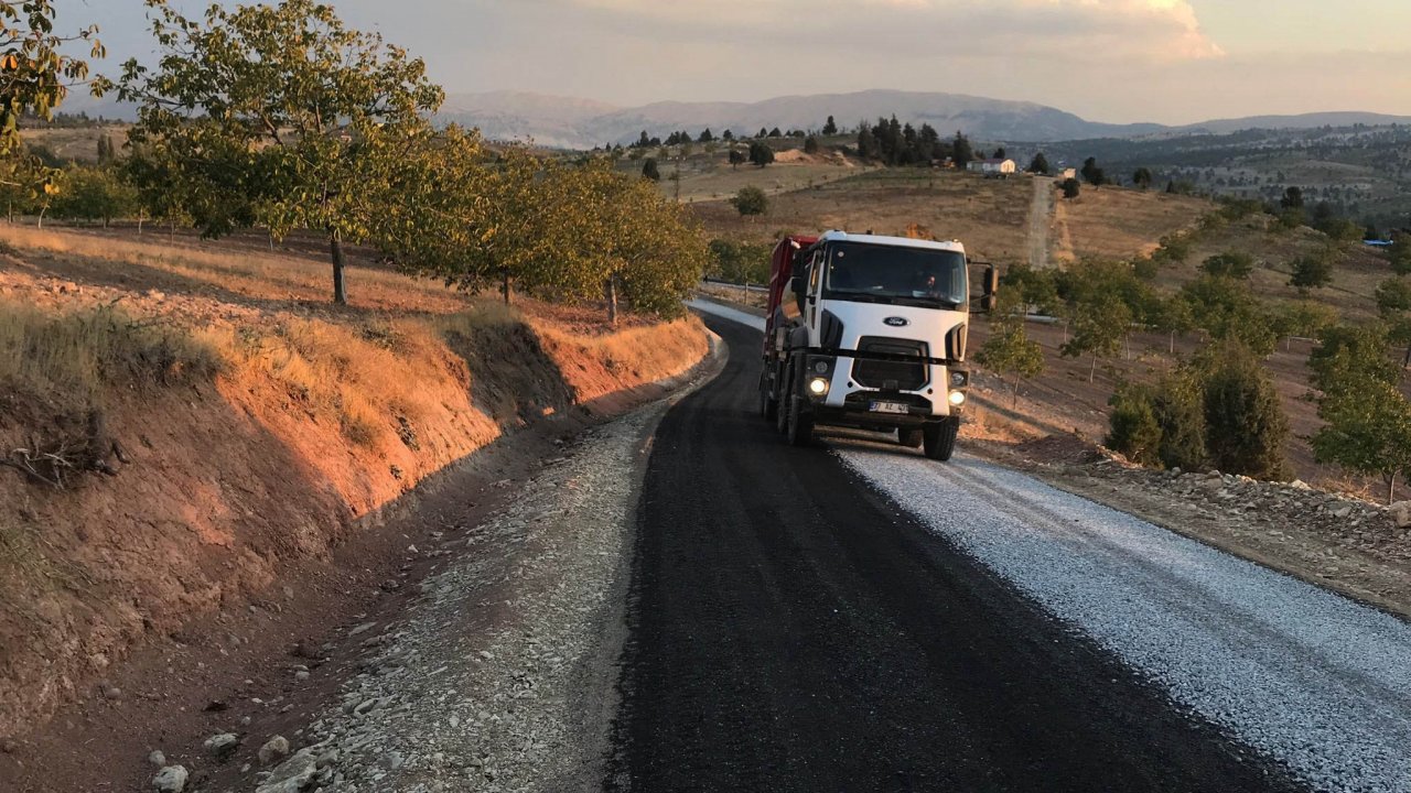 Kahramanmaraş’ta 4 İlçede 25 Kilometrelik Yol yenilendi