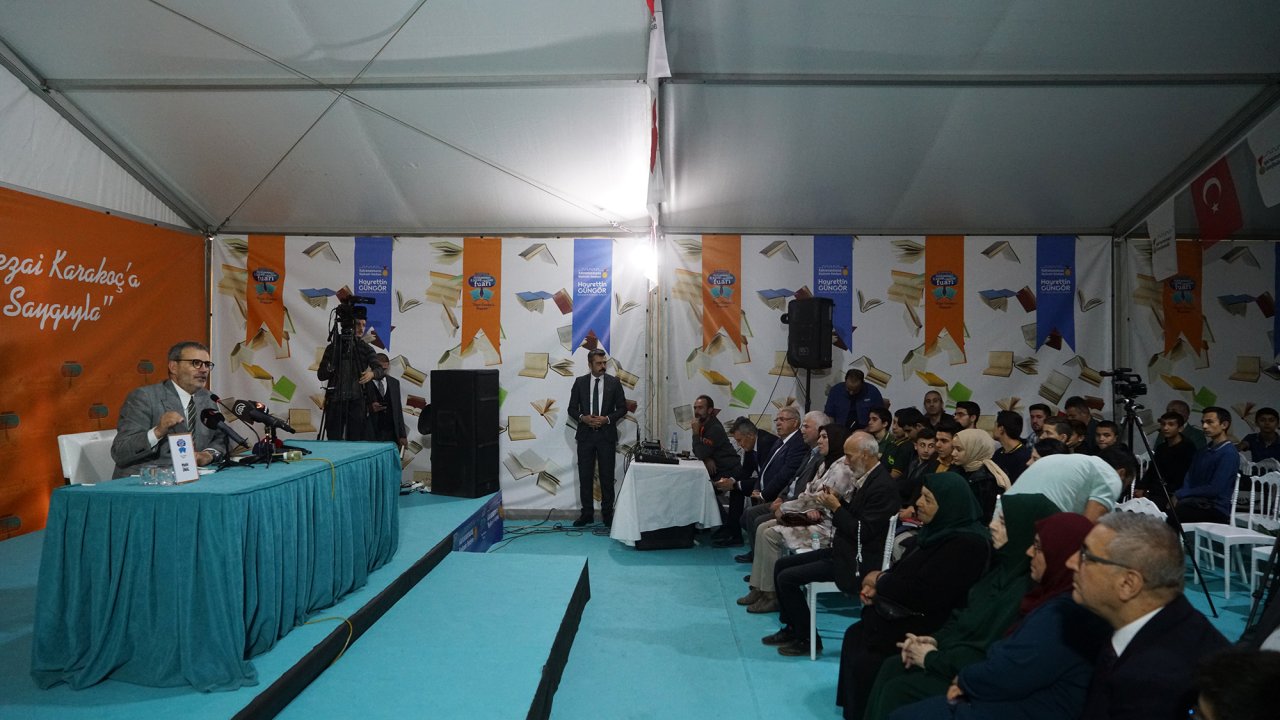 Mahir Ünal Kahramanmaraş Kitap fuarında söyleşi yaptı!