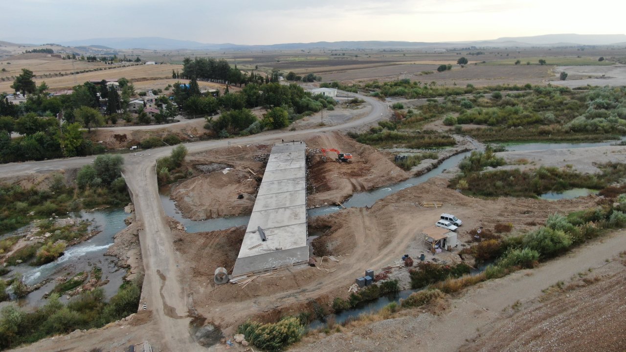 Türkoğlu’da Yeni Köprü Hizmete Hazırlanıyor!