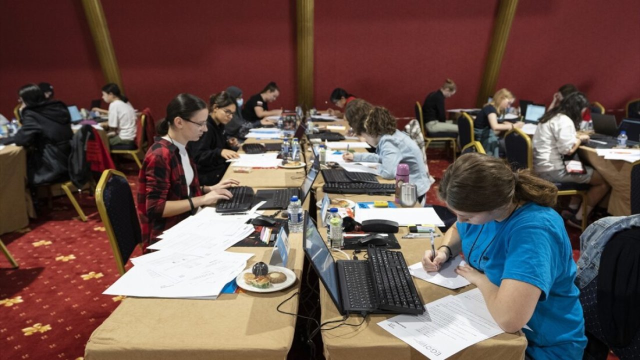 Kahramanmaraş Türkiye Odalar ve Borsalar Birliği Fen Lisesi öğrencisi Avrupa Kızlar Bilgisayar Olimpiyatı'nda altın madalya aldı!