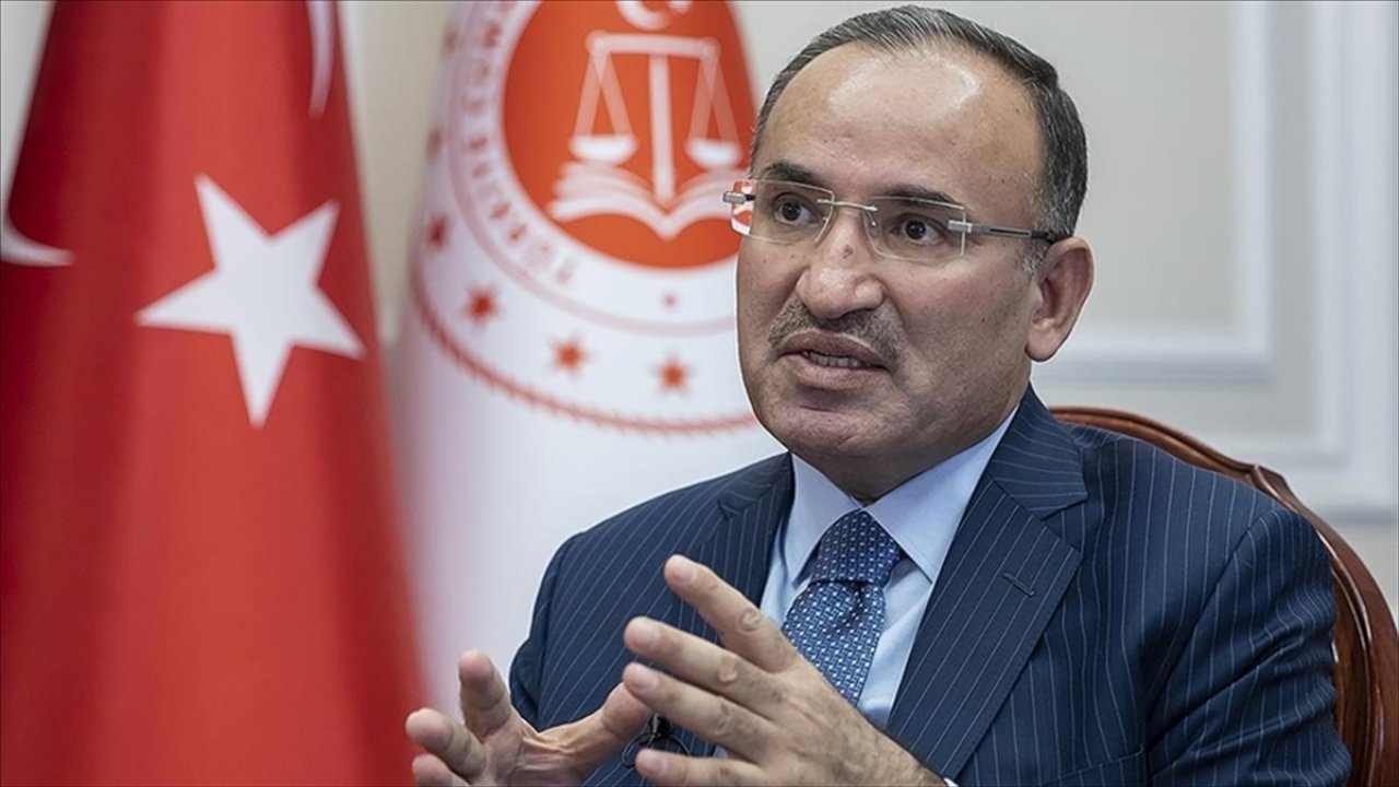 Adalet Bakanı Bozdağ: "Başörtüsü değişikliği için gerekirse referanduma da gidilebilir"