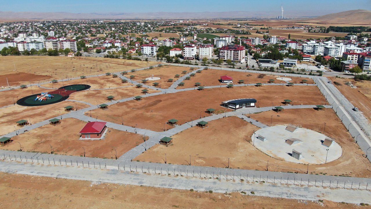 Afşin Millet Bahçesi Yeşilleniyor