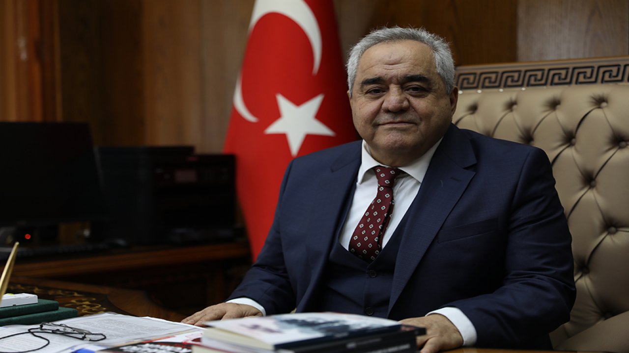 İstiklal Üniversitesi Rektörü Sami Özgül'den 29 Ekim Cumhuriyet Bayramı mesajı!