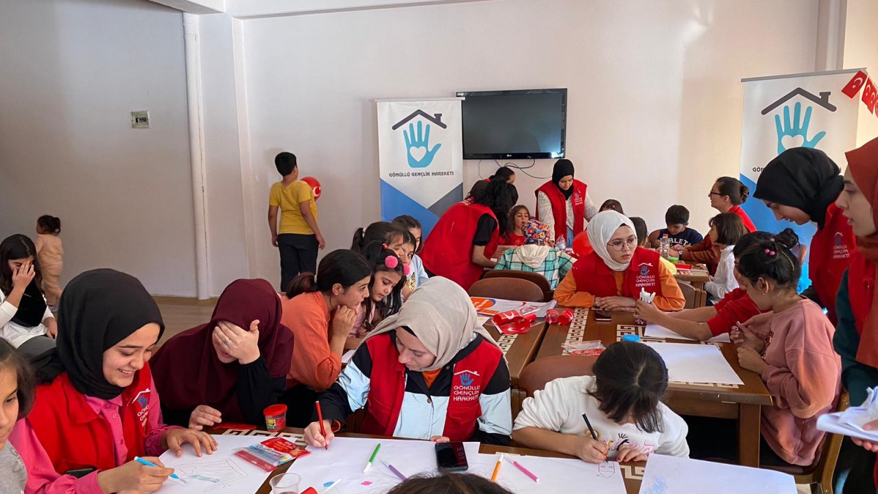 Gönüllü Gençlik, Minik Gönüllere Dokundu!