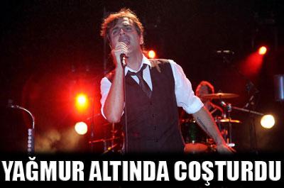 Yağmur altında Teoman coşkusu