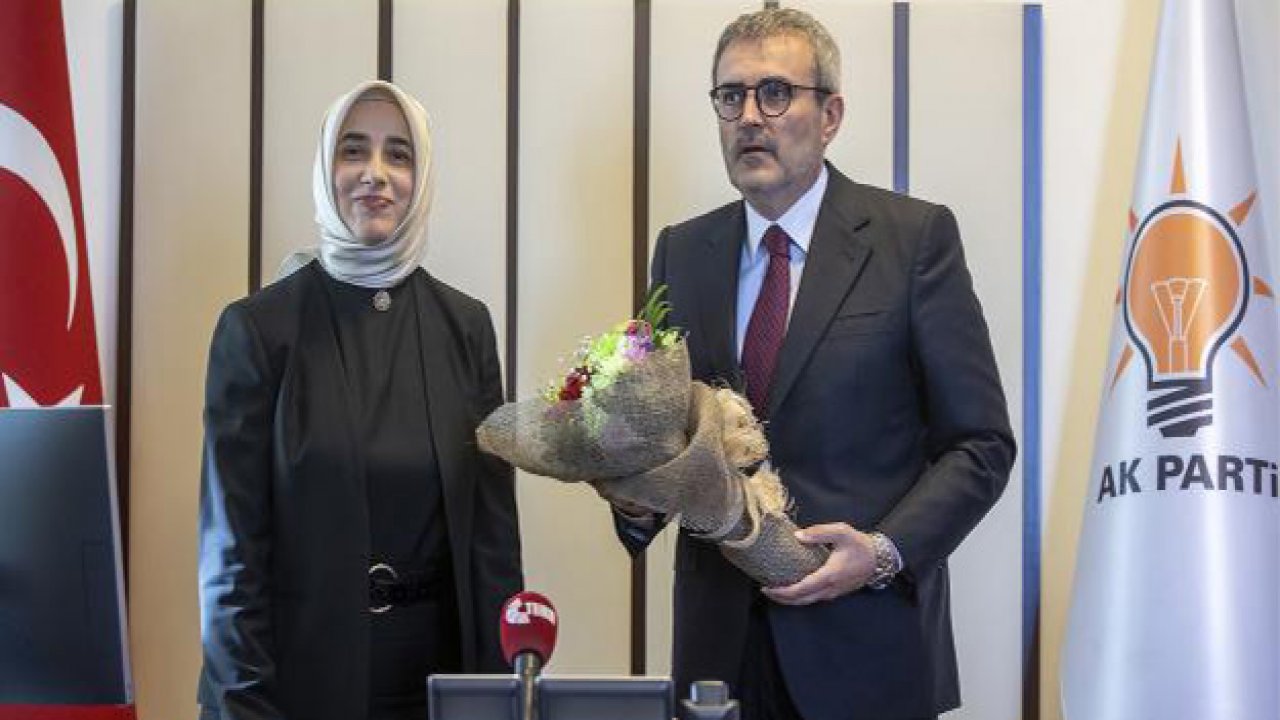 Mahir Ünal görevini devretti! Özlem Zengin'den anlamlı hediye