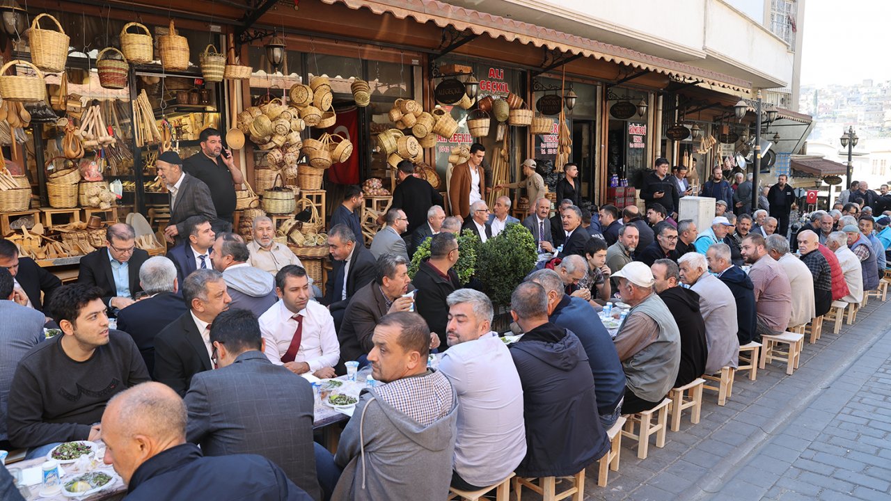 Dulkadiroğlu’nda tarihi çarşı ve sokaklar gün yüzüne çıkıyor!