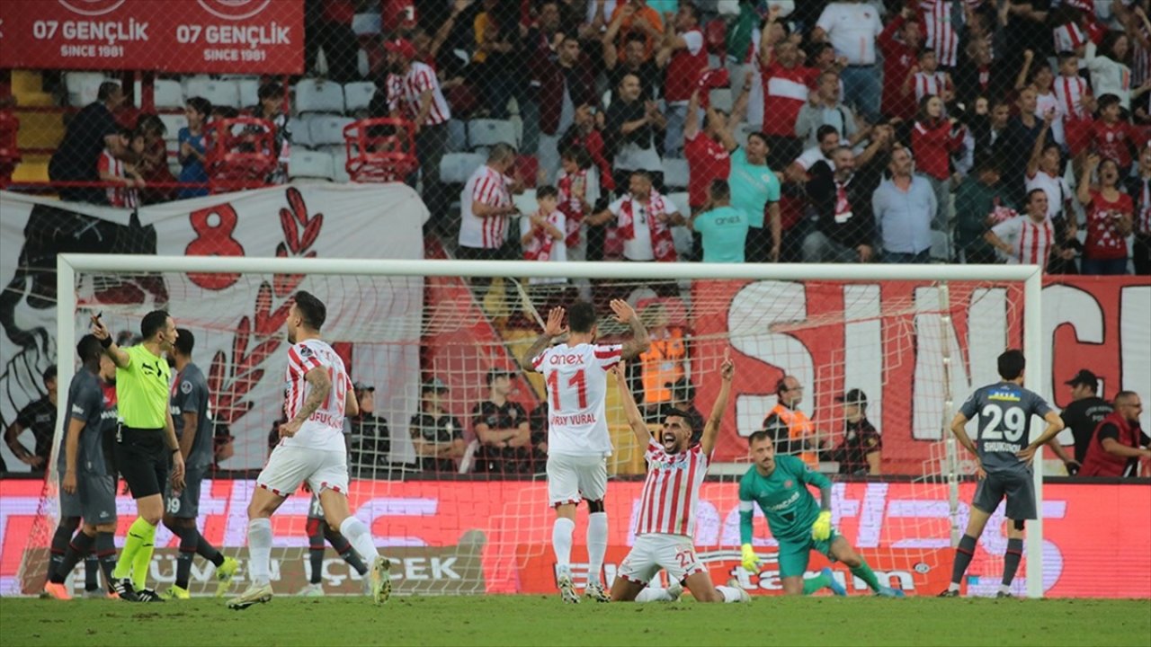 Antalyaspor evinde kazandı