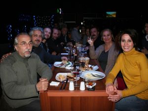 Ünlü Dizi Oyuncuları Bursa Gecelerinde Stres Attı