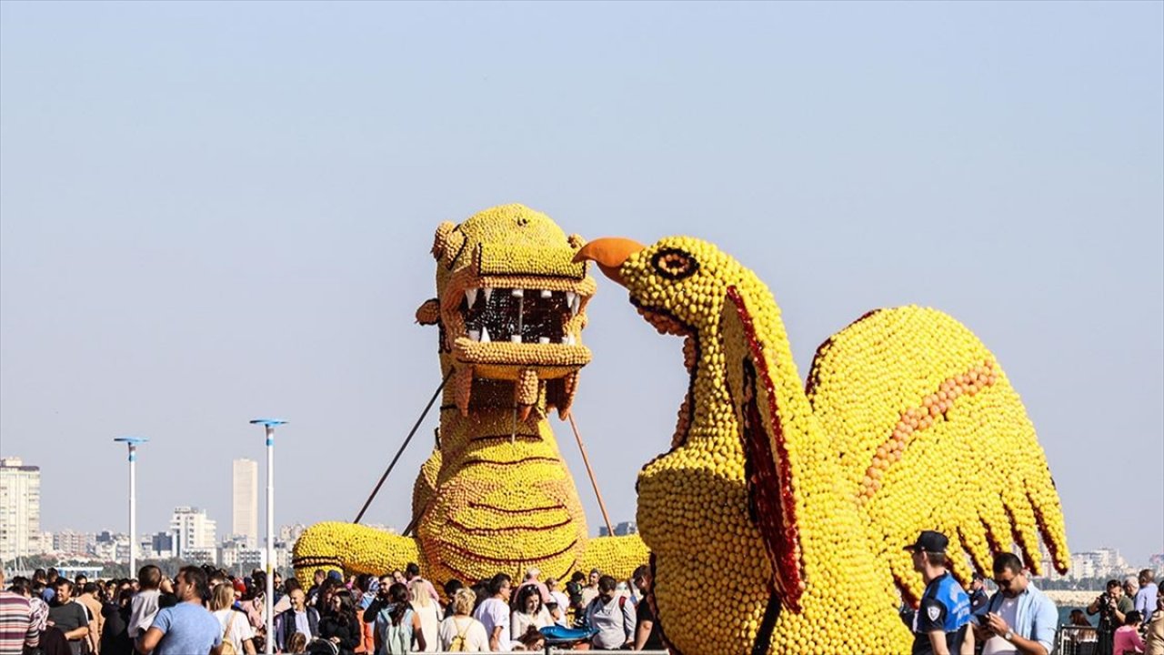 Mersin Narenciye Festivali renkli başladı