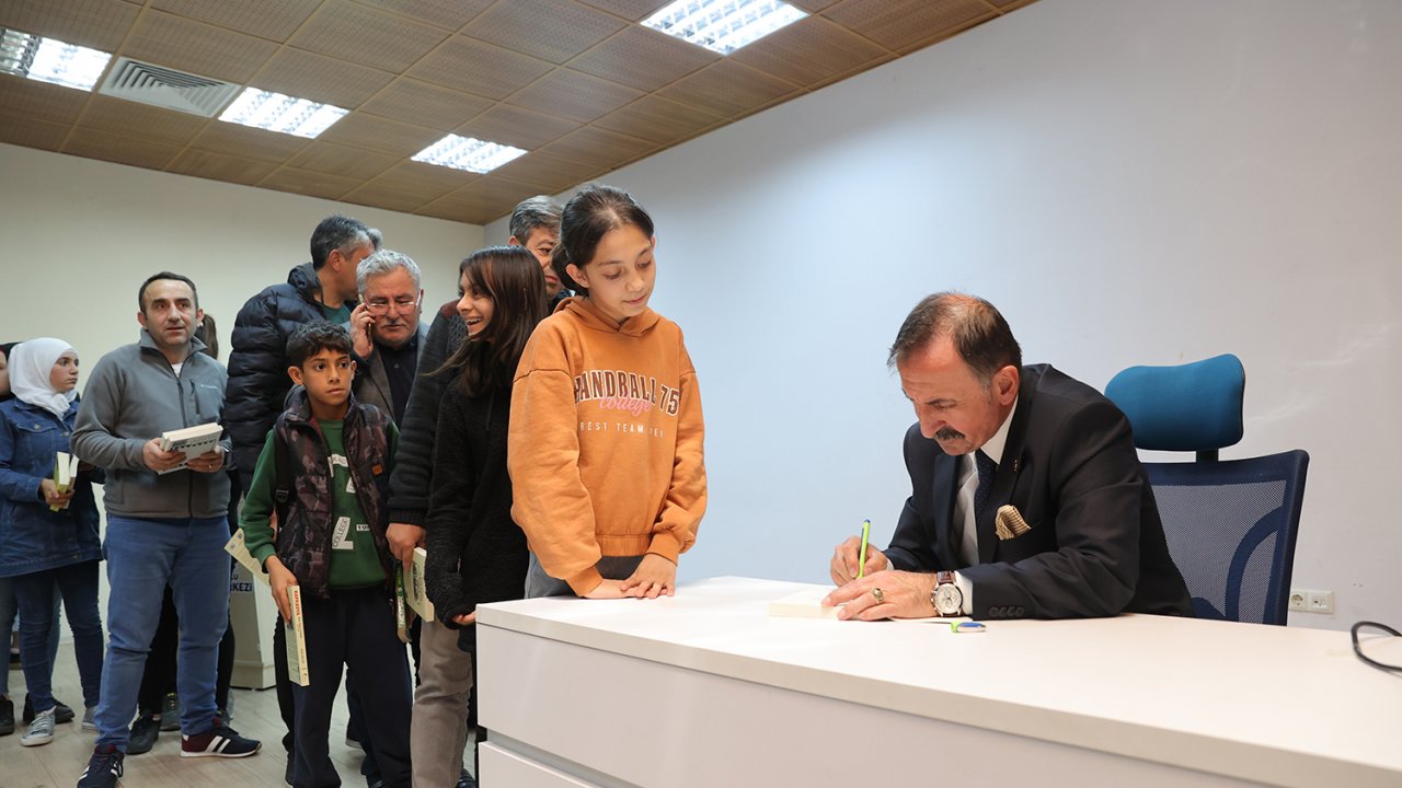 Atilla Güler, Dulkadiroğlu Gençlik Merkezi’nde Gençlerle Bir Araya Geldi