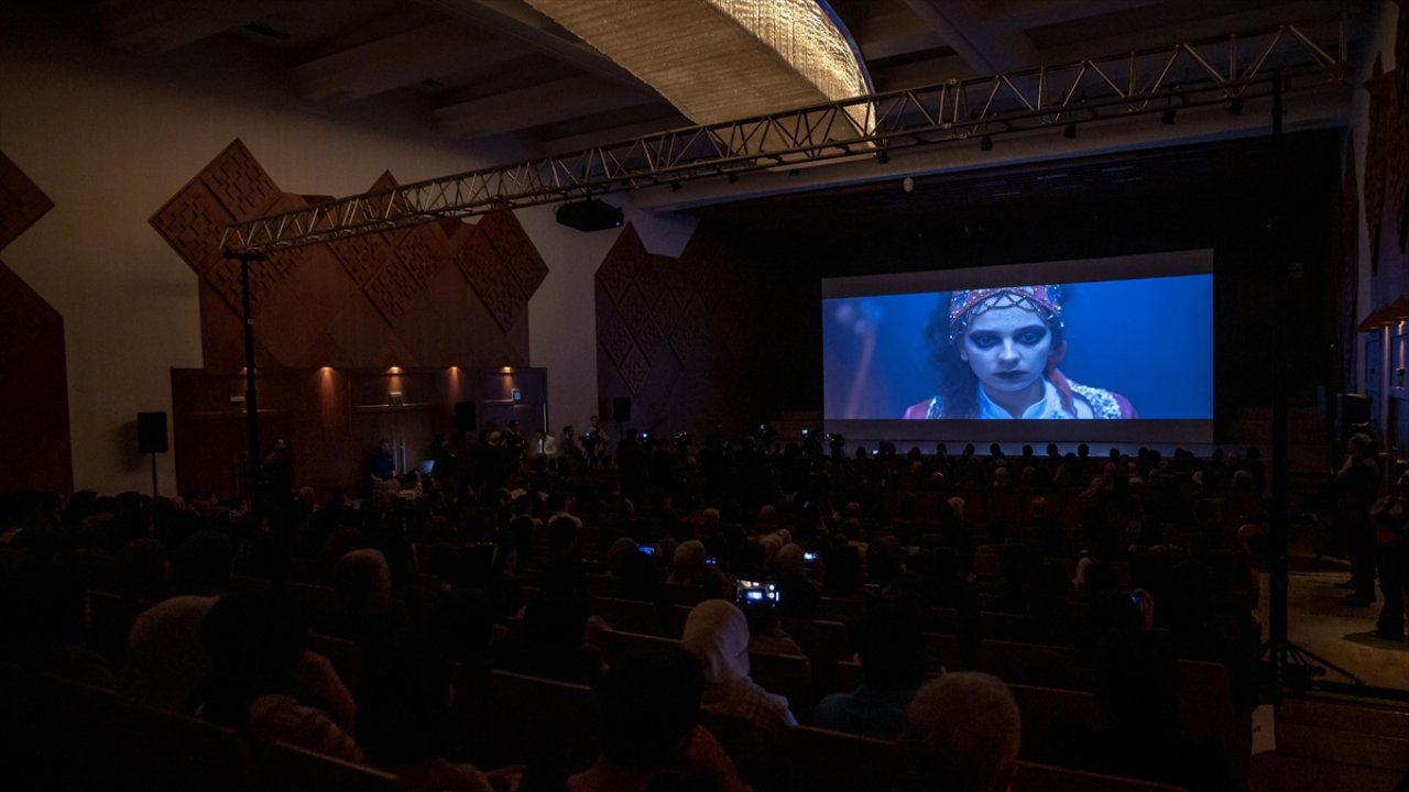 Sezai Karakoç'un hayatını anlatan "Dünya Sürgünü" belgeselinin galası yapıldı
