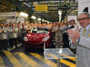 Oyak Renaultnun 4 Milyonuncu Otomobil Gururu