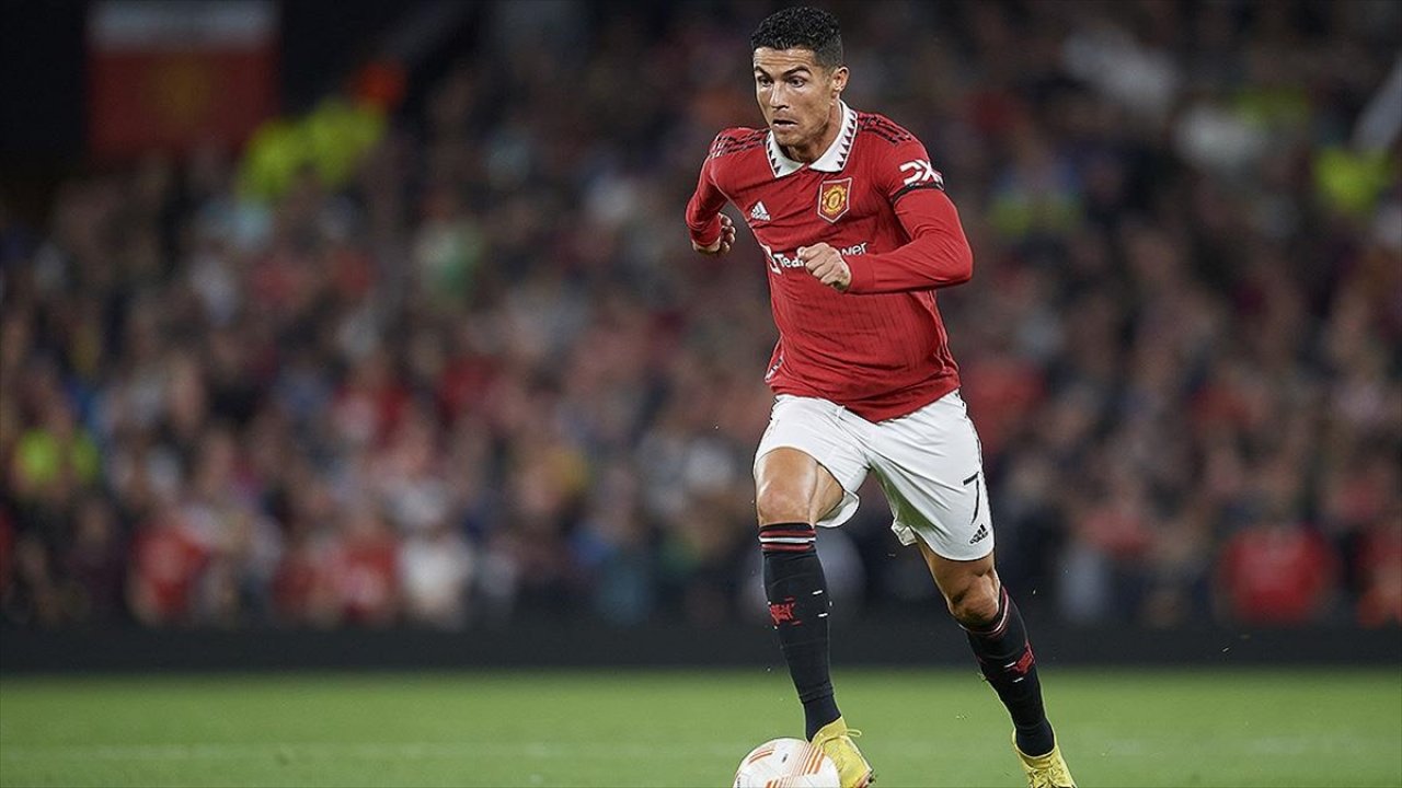 Ronaldo Instagram'da 500 milyon takipçiye ulaşan ilk kişi oldu