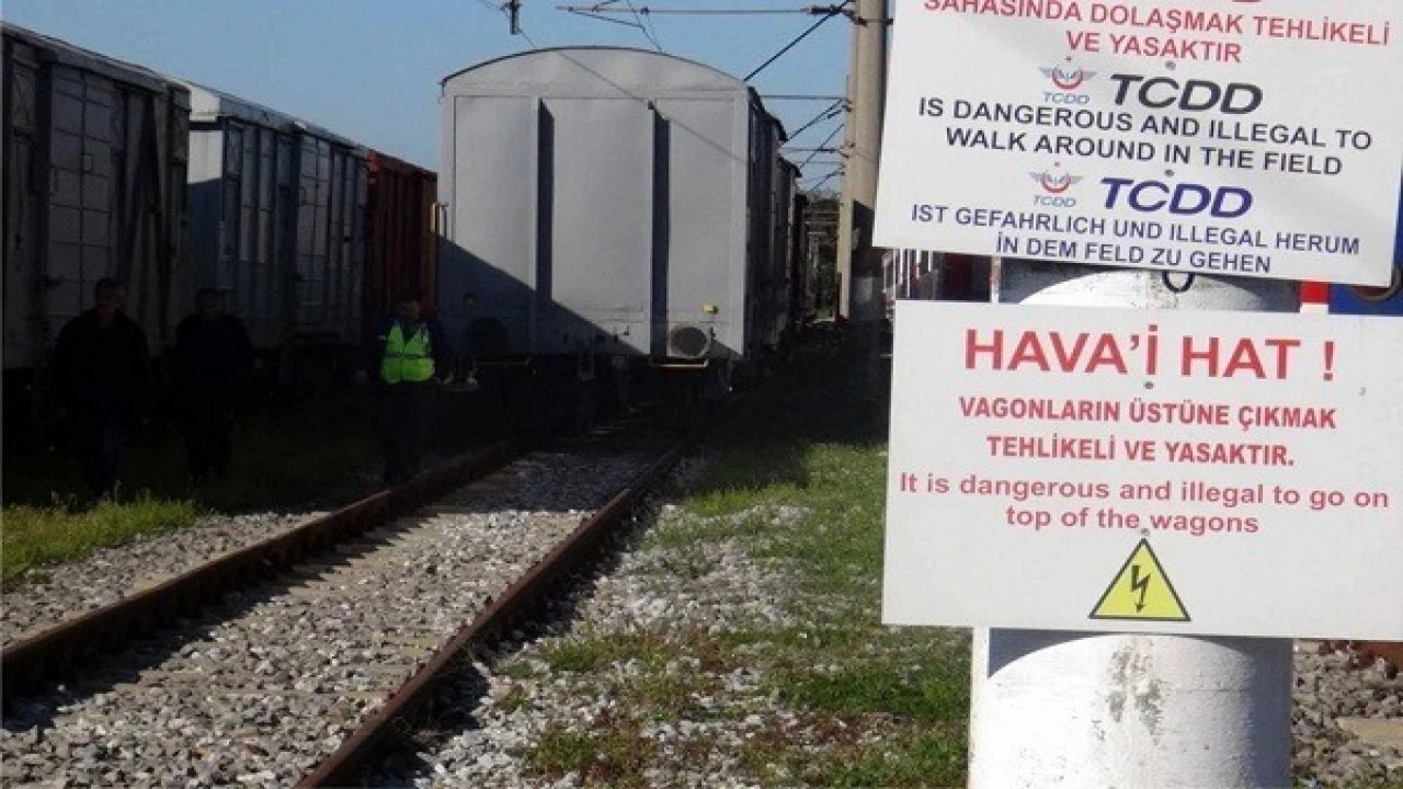 Pazarcık’ta tren raylarında akıma kapılan genç yaralandı!