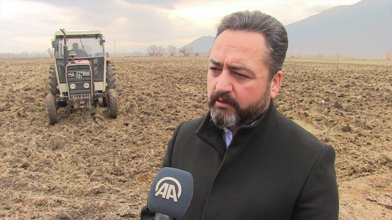 Kırsal arazilere buğday eken Elbistan Belediyesi ekmeği 1 liraya satıyor!