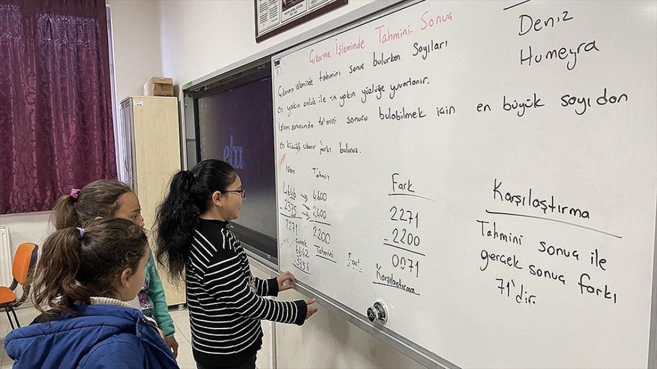 Gaziantep'teki PKK saldırısında hayatını kaybeden öğretmenin son derste yazdığı notlar sınıfındaki tahtada kaldı