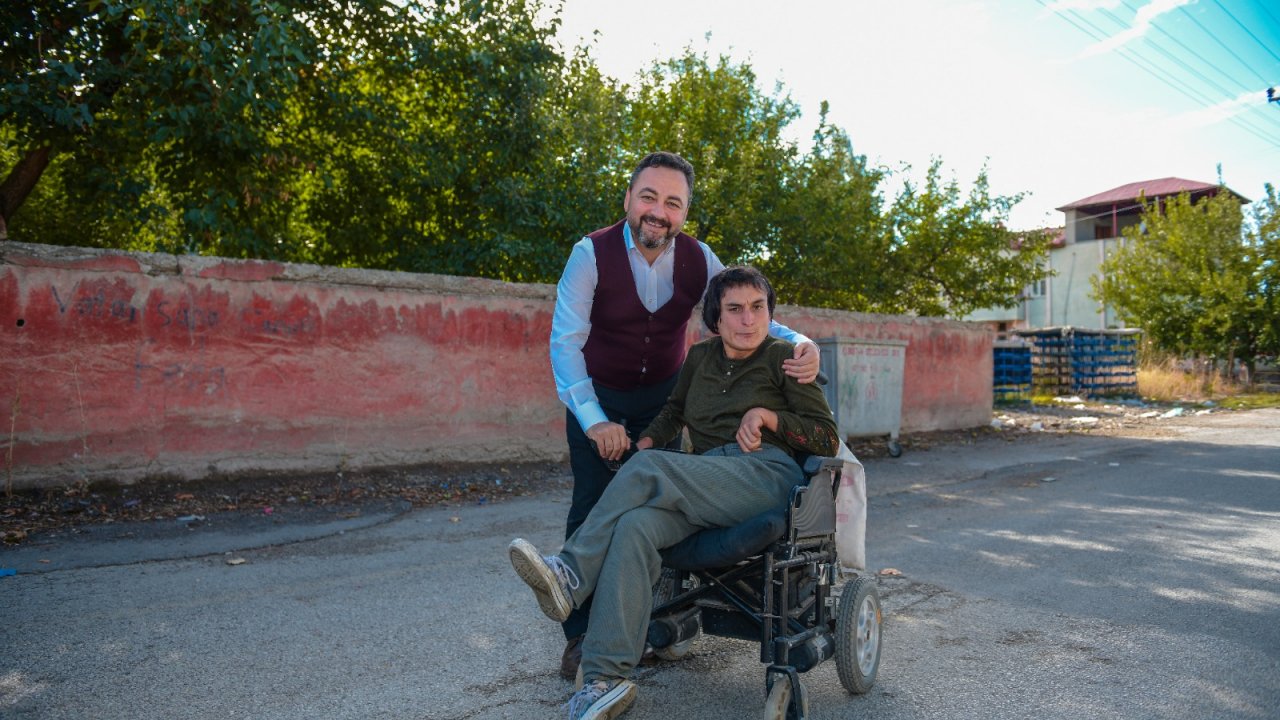 Başkan Gürbüz, “Sevgi tüm engelleri aşar”