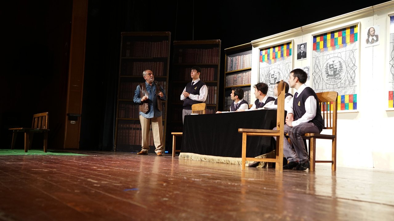 Kahramanmaraş’ta ‘Ölü Ozanlar Derneği’ tiyatrosuna büyük ilgi!