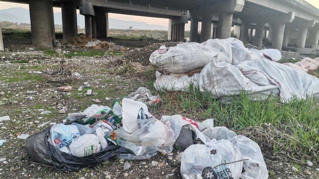 Kahramanmaraş’ta Aksu Köprüsü'nü çöplüğe çevirdiler!