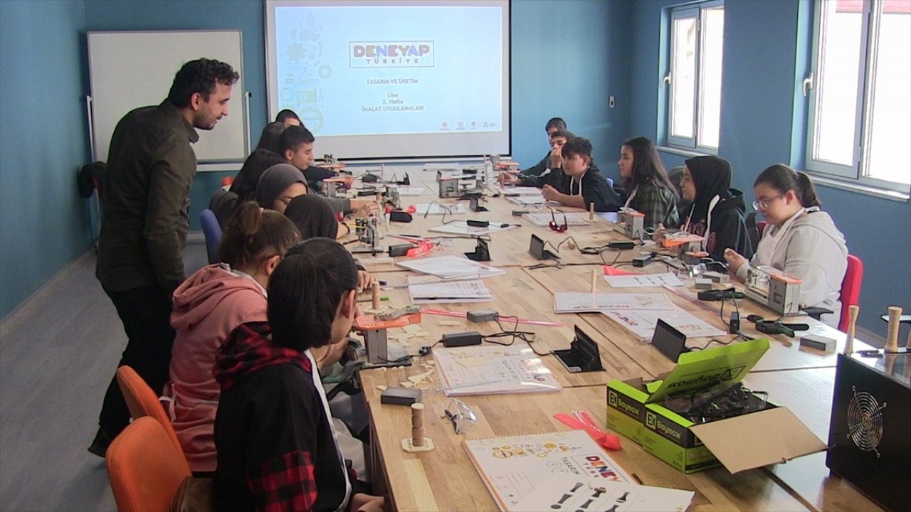 Elbistan’da 163 öğrenci Deneyap Türkiye teknoloji atölyelerinde eğitim görüyor!