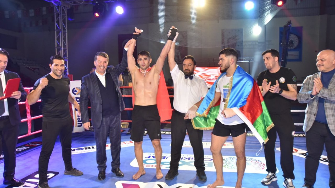 World Warriors Night Kick Boks Şampiyonu Türkoğlu’ndan Çıktı!