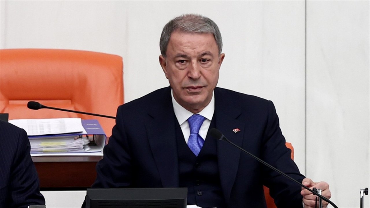 Bakan Akar'dan mühimmata 'cemaate selam' yazıldığı iddialarına yalanlama