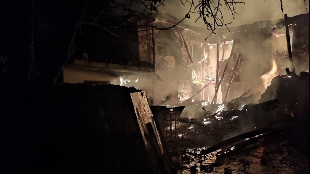Kahramanmaraş'taki yangında 4 kişi dumandan etkilendi!