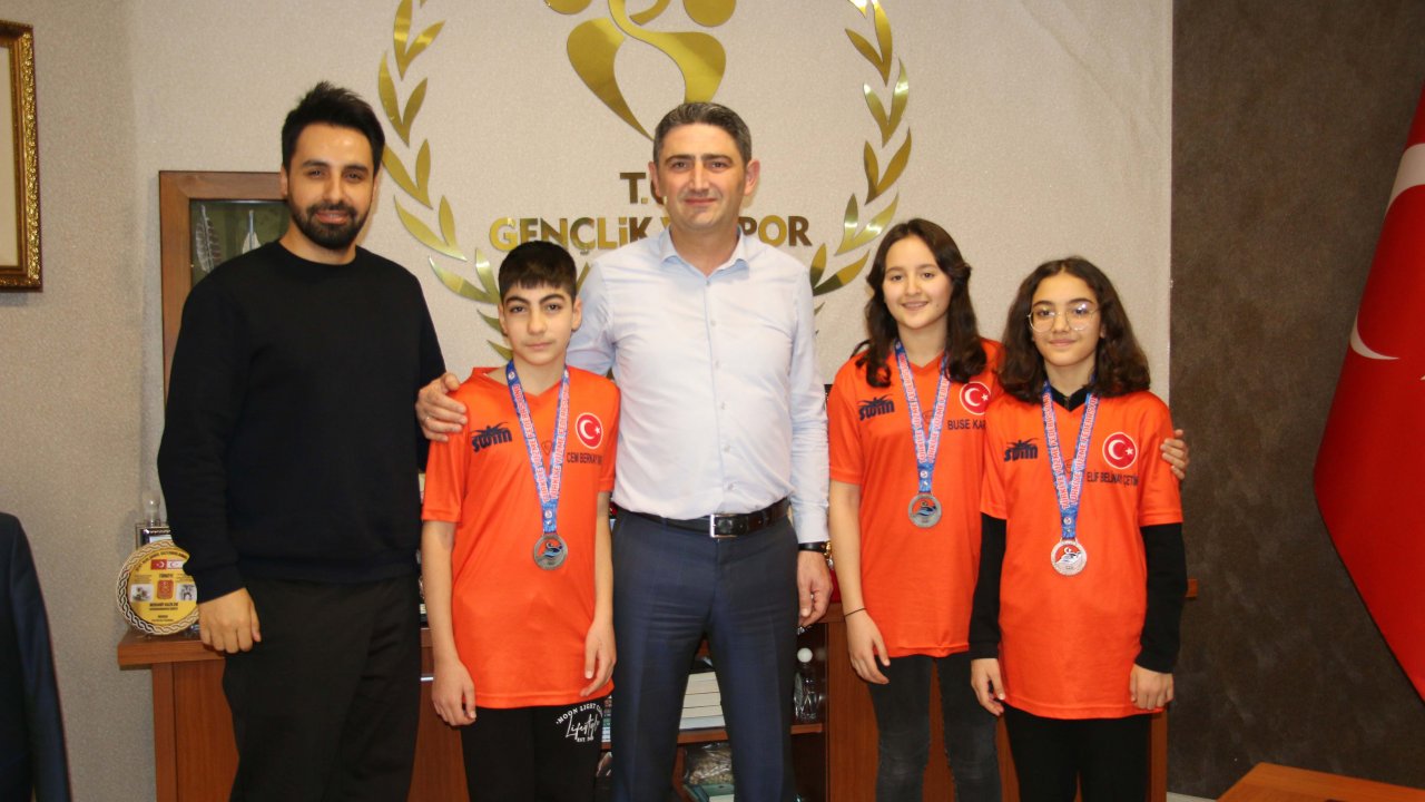 Kahramanmaraşlı yüzücüler madalya ile döndü!