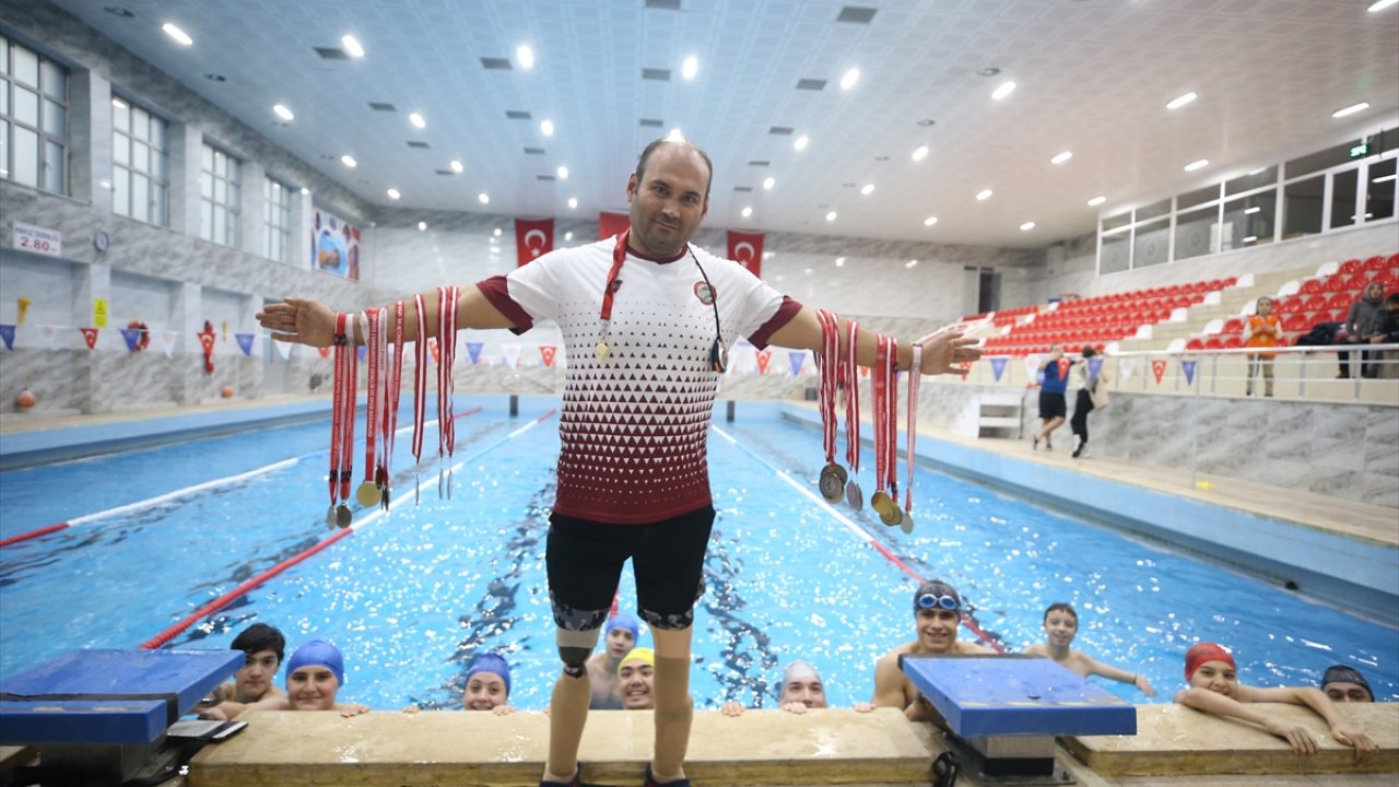 Kahramanmaraş’ta Protezli öğretmenin yetiştirdiği sporcular, 42 madalya kazandı!