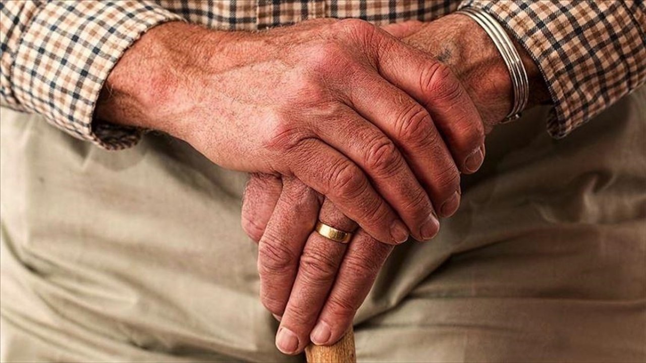 Hastanelerde 85 yaş üstü için 'Sağlıklı Yaş Alma Birimleri' kurulacak