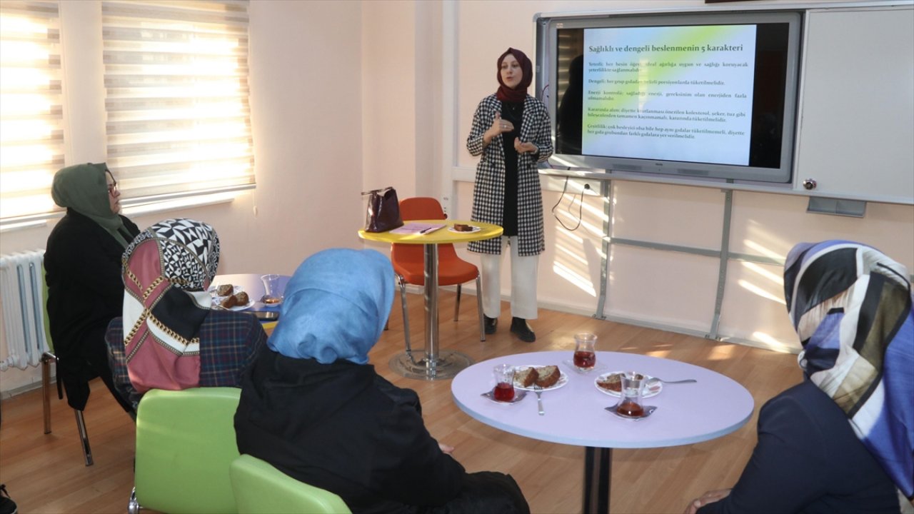 Aile Okulu Projesi'yle 1 milyon aileye ulaşıldı