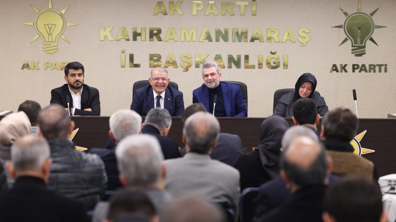 Başkan Mahçiçek, AK Parti teşkilatına 8 yıllık yatırım ve hedefleri anlattı!
