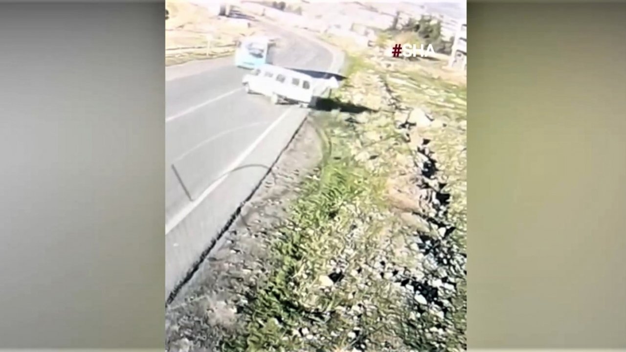 Kahramanmaraş’ta halk otobüsü ile çarpışan minibüsün şoförü öldü!