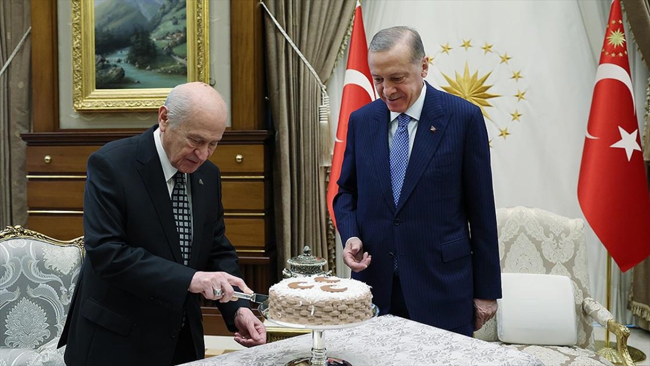 Cumhurbaşkanı Erdoğan, Bahçeli'nin doğum gününü kutladı!