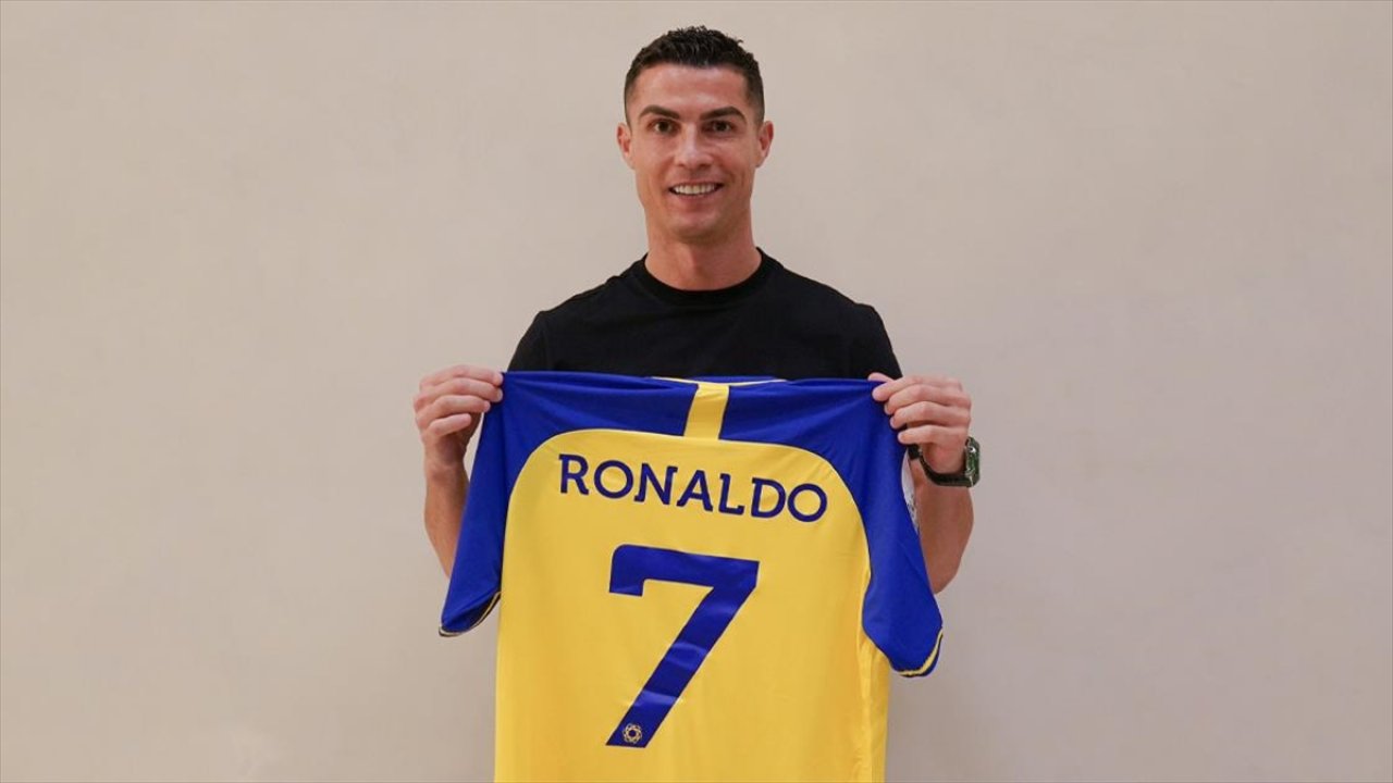 Ronaldo yıllık maaşı en yüksek sporcu olacak