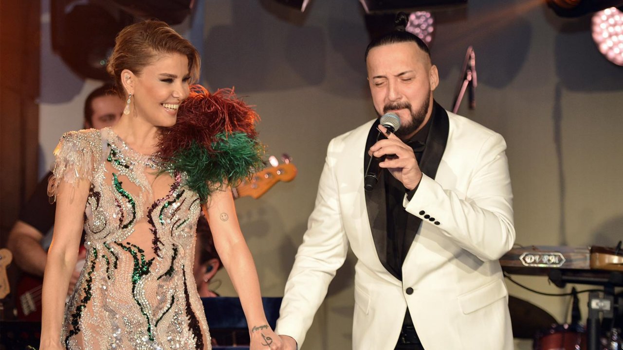 Gülben Ergen ve Devrim Ekiz'in sahne kardeşliği