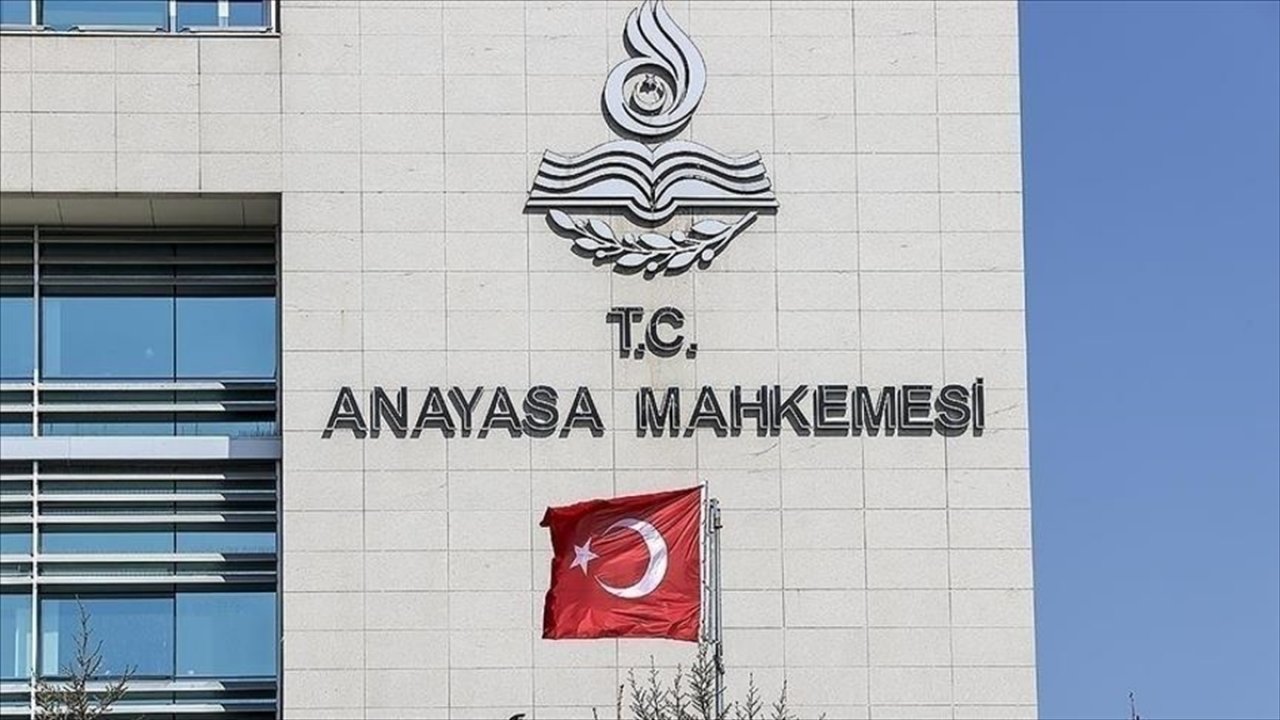AYM, HDP'nin hazine yardımı hesabına bloke koydu