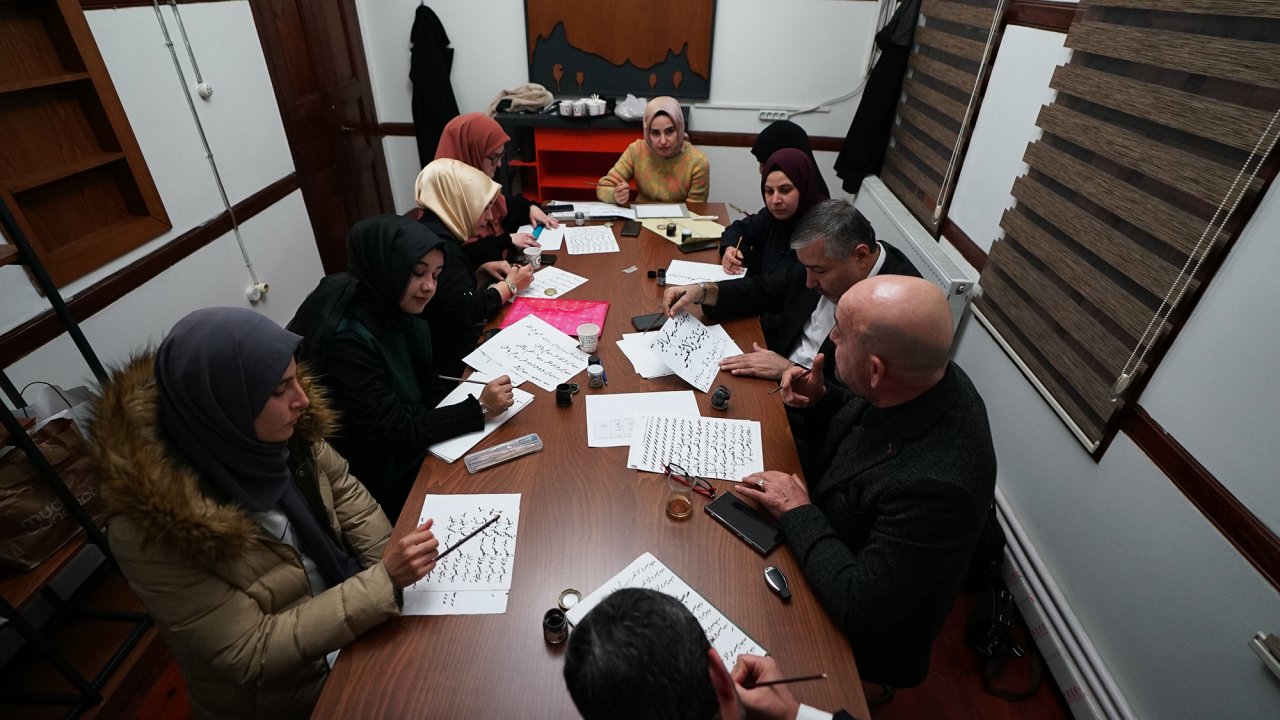 Hattat Yücel: “Sanat Değer Gördüğü Yerde Gelişir”