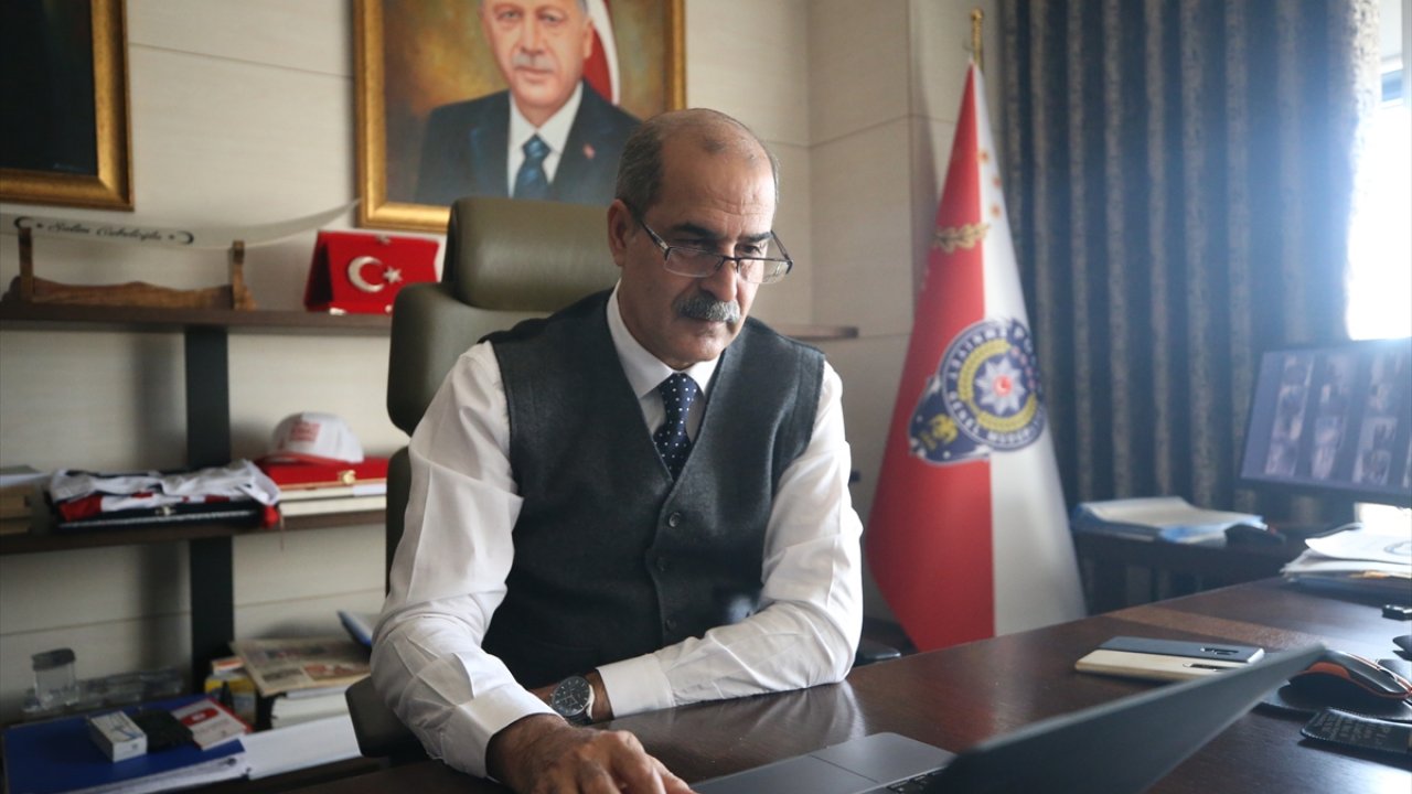 Kahramanmaraş'ta protokol AA'nın "Yılın Fotoğrafları" oylamasına katıldı