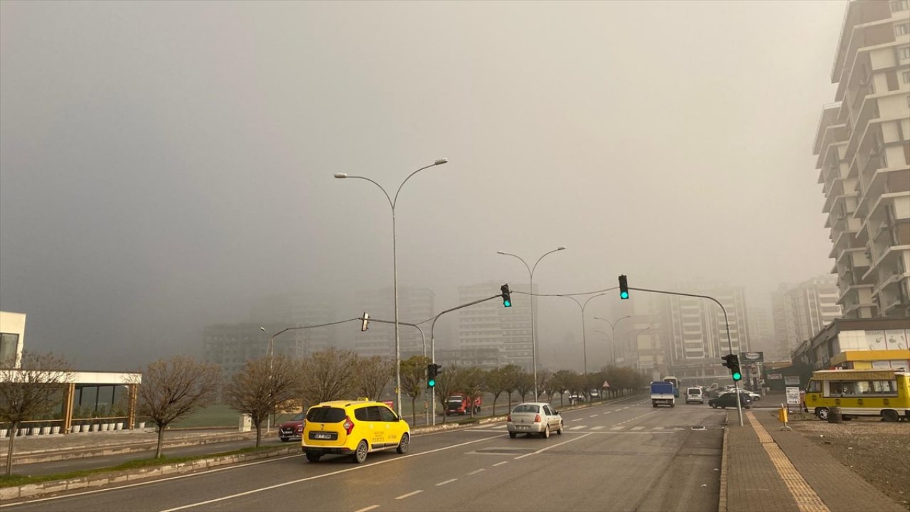 Kahramanmaraş'ta sis etkili oldu