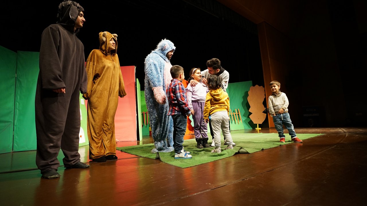 Kahramanmaraş’ta tiyatroyla çocuklara hayvan sevgisi anlatıldı