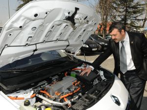 Enver Derneği Elektrikli Otomobili Test Etti