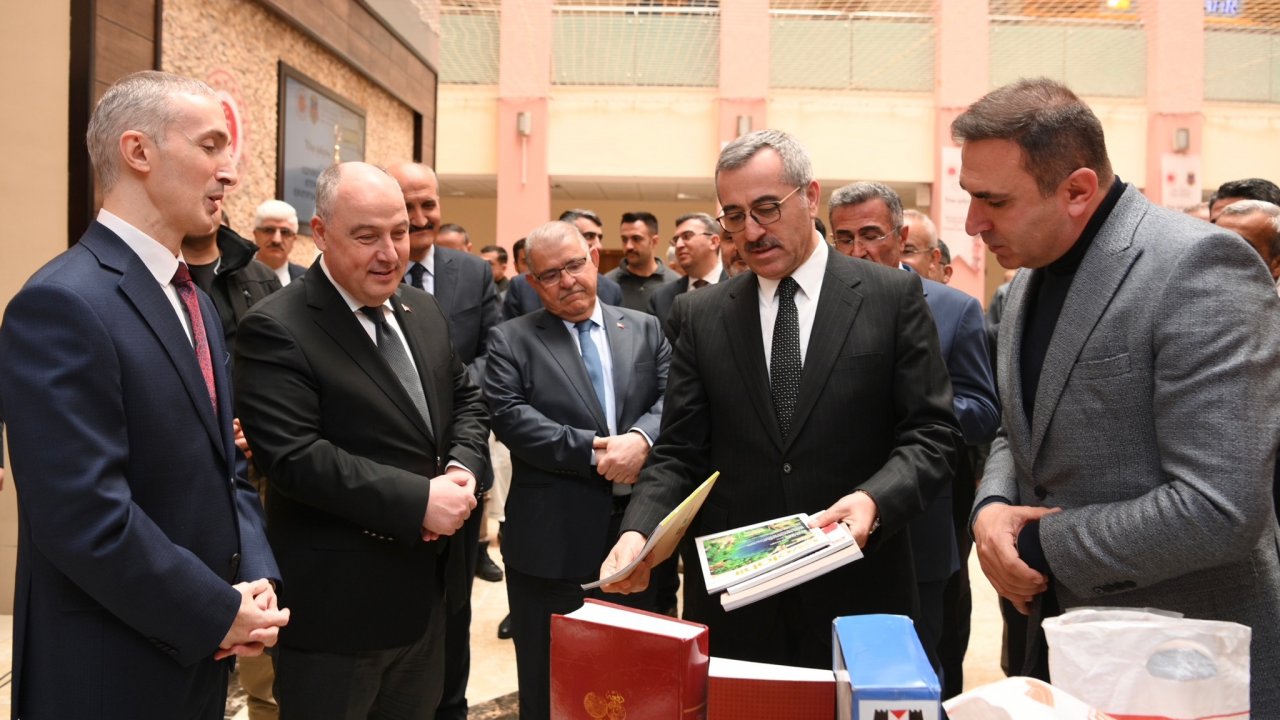 Kahramanmaraş’ta Belediye’den hapishane kütüphanesine kitap bağışı!