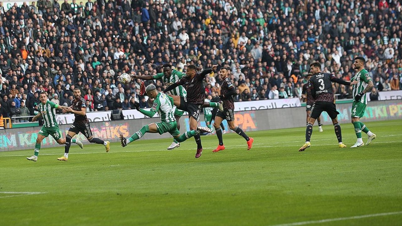 Beşiktaş deplasmanda 2 golle galip