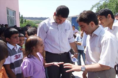 Dilek artık kalem tutuyor