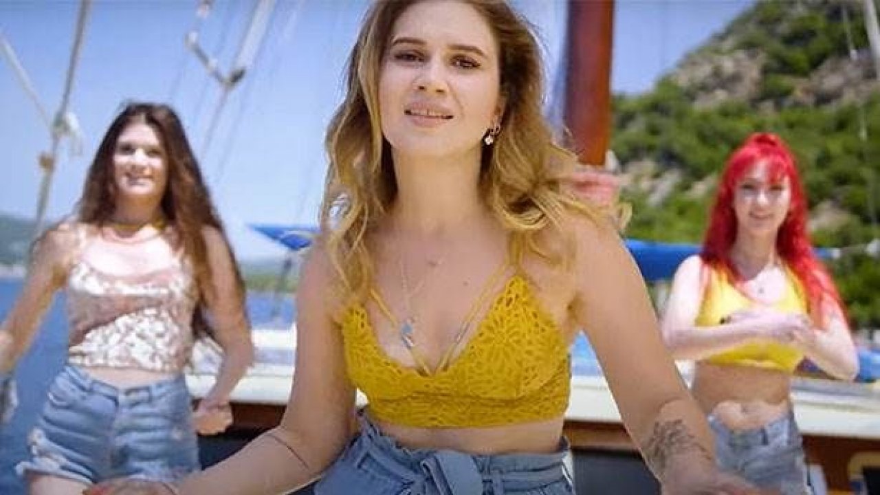 Ece Mumay Çocuk Oyununun Şarkılarını Söyledi, Asuman Dabak Ve Tuncay Beyazıt İse Oyunu Seslendirdi