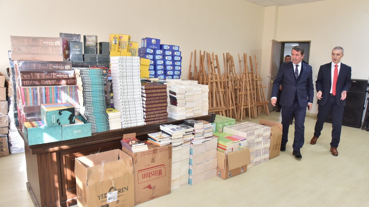 Osman Okumuş’tan Ceza İnfaz Kurumu Kütüphanelerine 6000 Kitap Bağışı! 