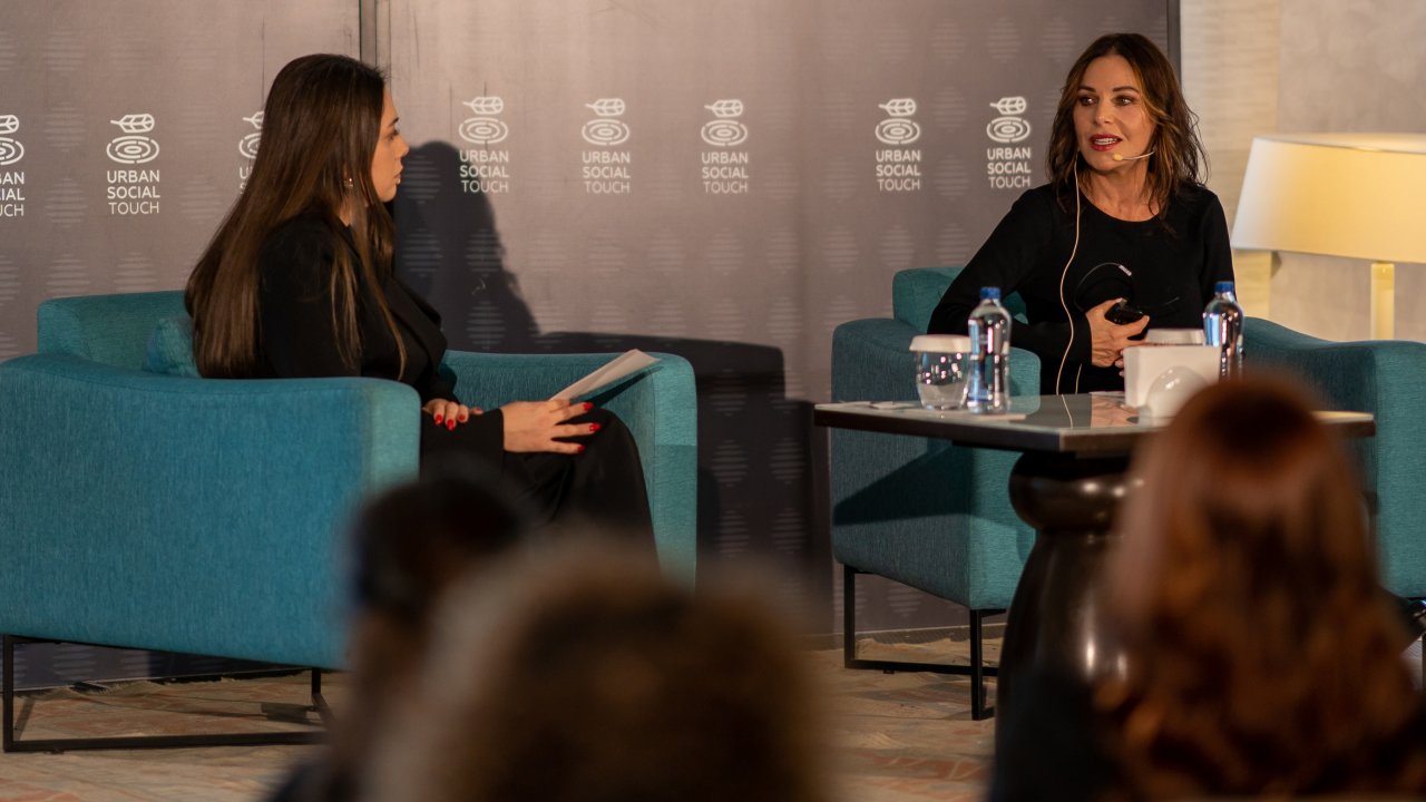 Başarılı Oyuncu Şenay Gürler, Antalyalıları Mest Etti!