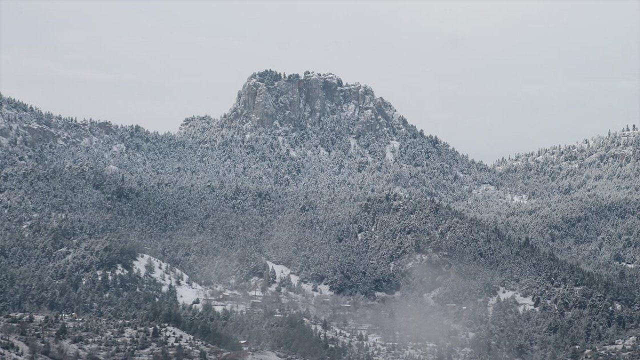 Adana'ya kar yağdı!